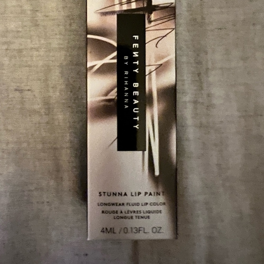 Fenty Beauty Stunna Lip Paint Unbutton Shade NIB - Picture 4 of 4